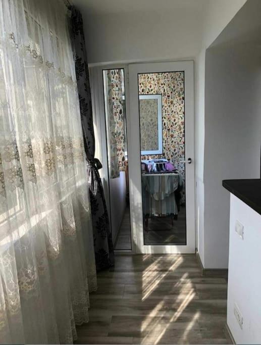 Apartament Cu 3 Camere Chiar In Inima Capitalei Бухарест Экстерьер фото